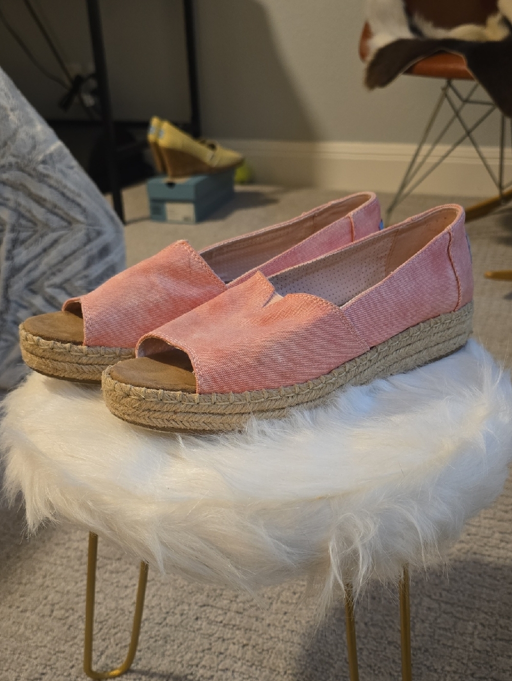 TOMS Pink Canvas Peep-Toe Espadrilles